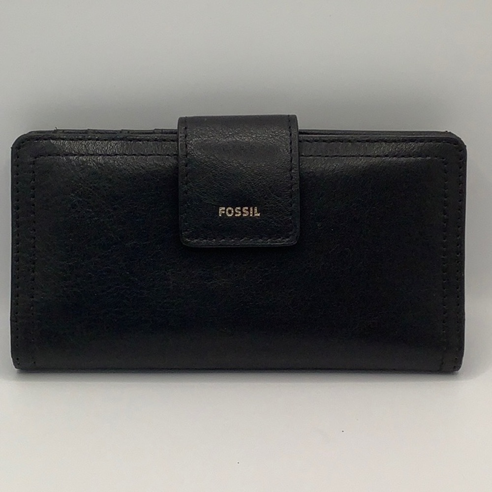 LIKE NEW 🖤 FOSSIL Logan Logo RFID Leather Tab Bifold Wallet